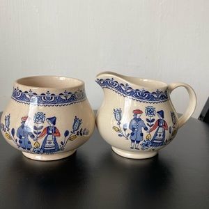🌺 Johnson, Brothers, Hearts and flowers, iron stone creamer, and sugar bowl